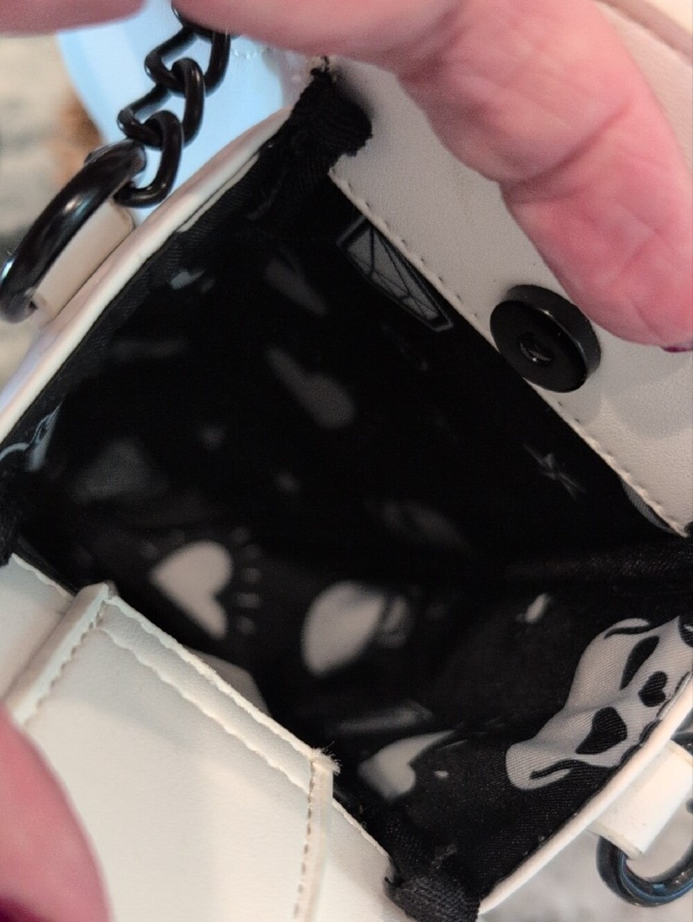 Betsey Johnson White Glitter Ghost Bag - Picture 5 of 6
